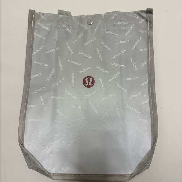 Lululemon Mens Blue Patterned Linerless Shorts Size S -NWT - Picture 5 of 5